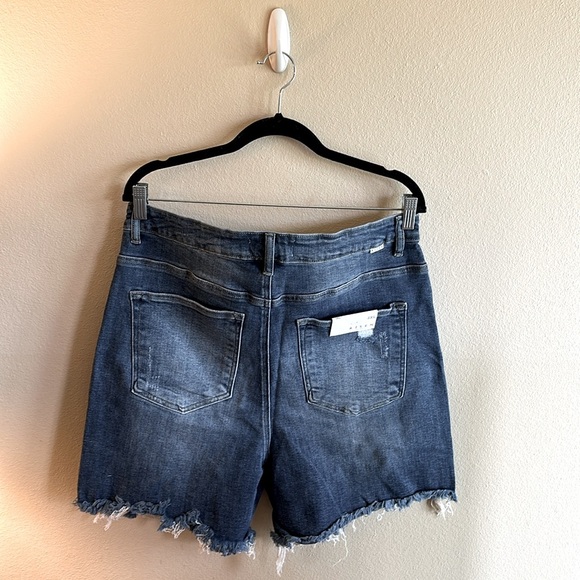 Risen Curvy Max HR Shorts Size 2XL Medium Wash High Rise Distressed NEW - Picture 7 of 15